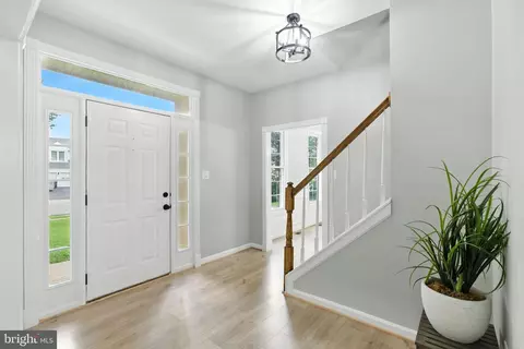 8645 Beck Ln, Manassas, VA 20110 photo 4