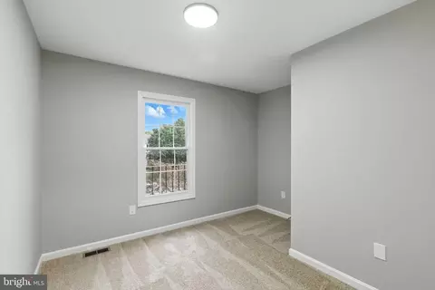 8645 Beck Ln, Manassas, VA 20110 photo 18