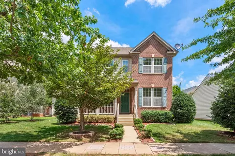 9939 Lake Jackson Dr, Manassas, VA 20110