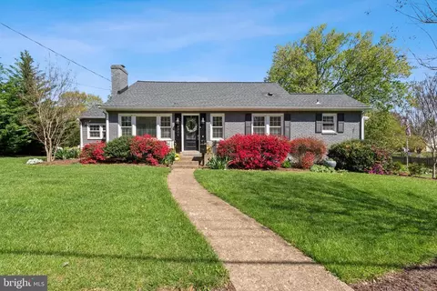9304 Stuart Ave, Manassas, VA 20110