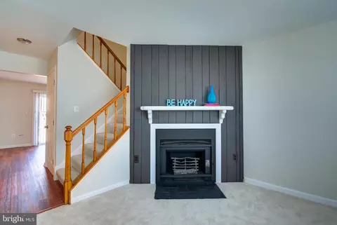Living - 9036 Whispering Pine Ct, Manassas, VA 20110 photo 1 of 2