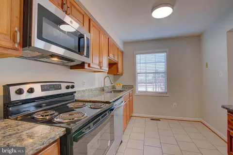 Kitchen - 9036 Whispering Pine Ct, Manassas, VA 20110 photo 3 of 4