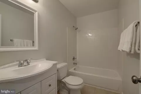 Bath - 9036 Whispering Pine Ct, Manassas, VA 20110 photo 4 of 4