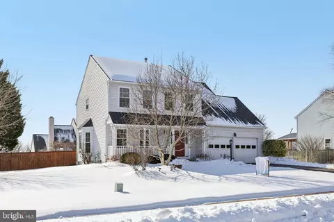 Exterior - 9395 Cloverhill Ct, Manassas, VA 20110 photo 6 of 17