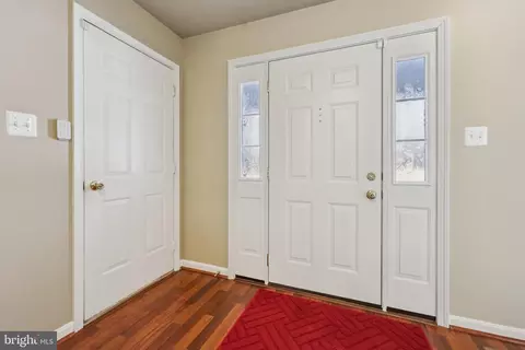 Entry Way - 9395 Cloverhill Ct, Manassas, VA 20110 photo 1 of 4