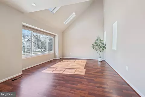 Living - 9395 Cloverhill Ct, Manassas, VA 20110 photo 6 of 10
