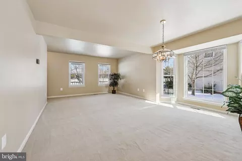 Living - 9395 Cloverhill Ct, Manassas, VA 20110 photo 5 of 10