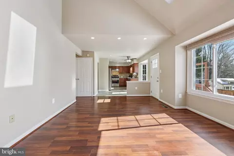 Living - 9395 Cloverhill Ct, Manassas, VA 20110 photo 9 of 10