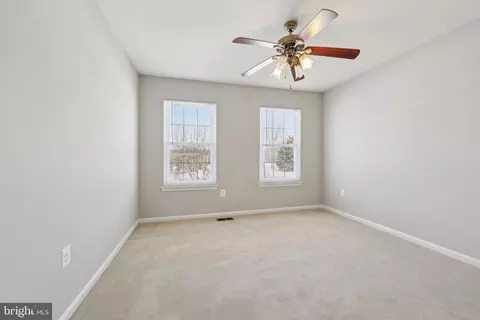 Bedroom - 9395 Cloverhill Ct, Manassas, VA 20110 photo 4 of 7