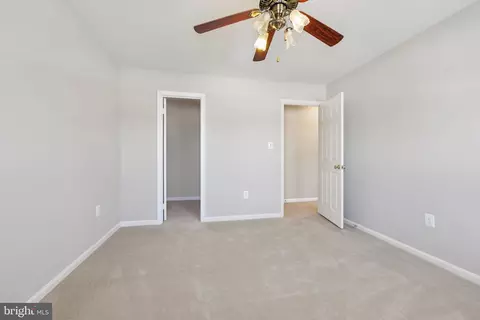 Bedroom - 9395 Cloverhill Ct, Manassas, VA 20110 photo 6 of 7