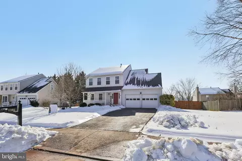 Exterior - 9395 Cloverhill Ct, Manassas, VA 20110 photo 4 of 17