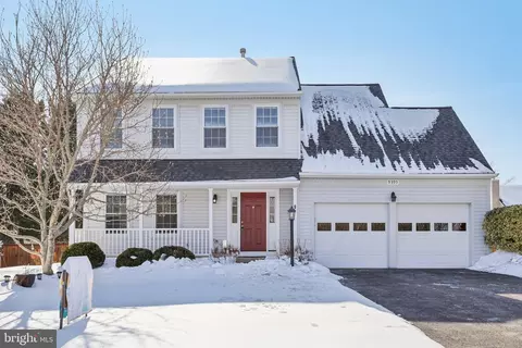 Exterior - 9395 Cloverhill Ct, Manassas, VA 20110 photo 5 of 17
