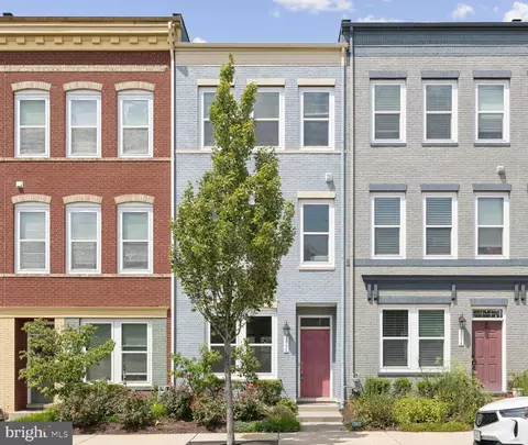 8936 Center St, Manassas, VA 20110