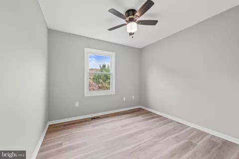 9015 Miles Pl, Manassas, VA 20110 photo 17