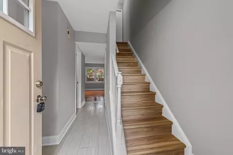 9015 Miles Pl, Manassas, VA 20110 photo 3