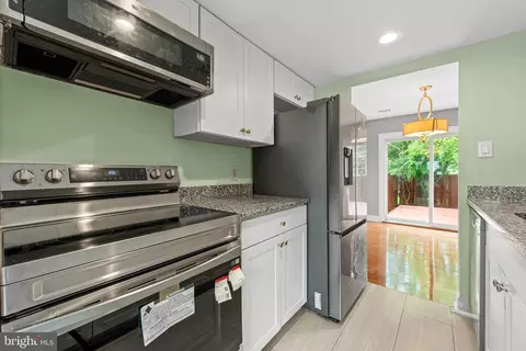 9015 Miles Pl, Manassas, VA 20110 photo 11