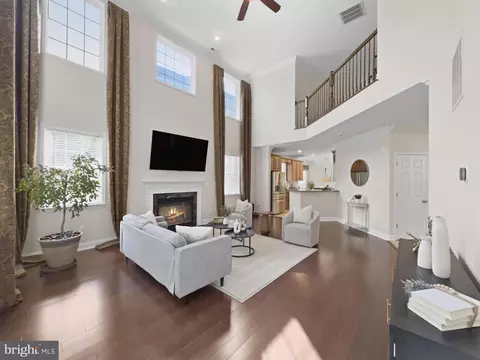 8357 Tillett Loop, Manassas, VA 20110 photo 2