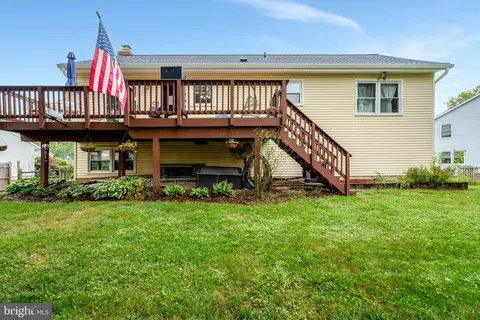 Exterior - 10124 Trinity Ln, Manassas, VA 20110 photo 9 of 14