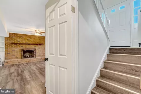 Entry Way - 10124 Trinity Ln, Manassas, VA 20110 photo 5 of 5