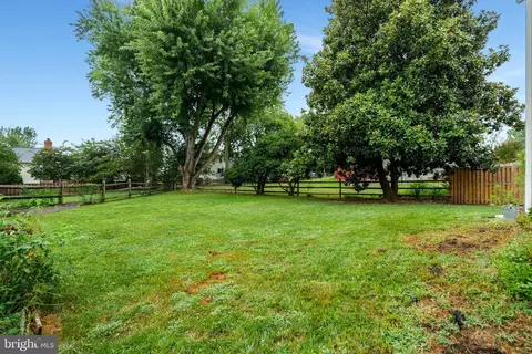 Exterior - 10124 Trinity Ln, Manassas, VA 20110 photo 13 of 14