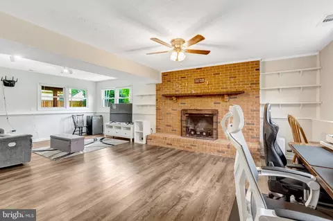 Living - 10124 Trinity Ln, Manassas, VA 20110 photo 1 of 2