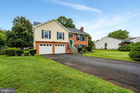 10124 Trinity Ln, Manassas, VA 20110