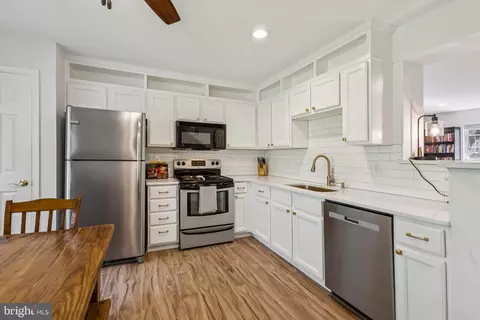 9440 Teaberry Ct, Manassas, VA 20110 photo 7