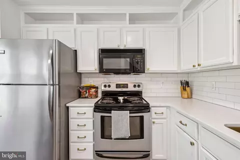 9440 Teaberry Ct, Manassas, VA 20110 photo 6