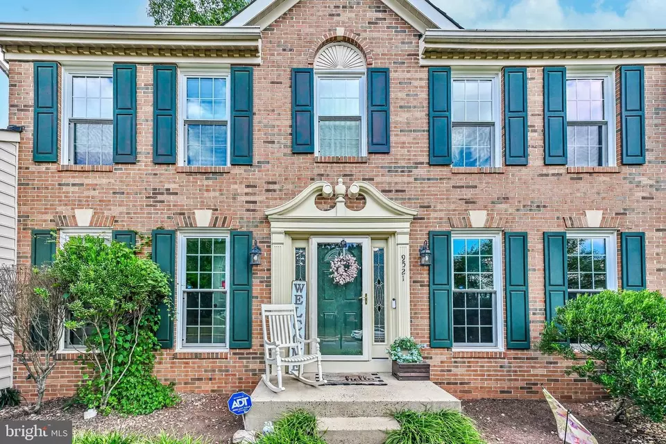 Exterior - 9521 Vinnia Ct, Manassas, VA 20110 photo 14 of 15