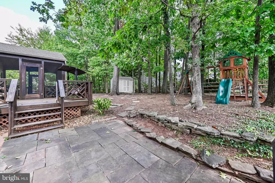 Exterior - 9521 Vinnia Ct, Manassas, VA 20110 photo 6 of 15