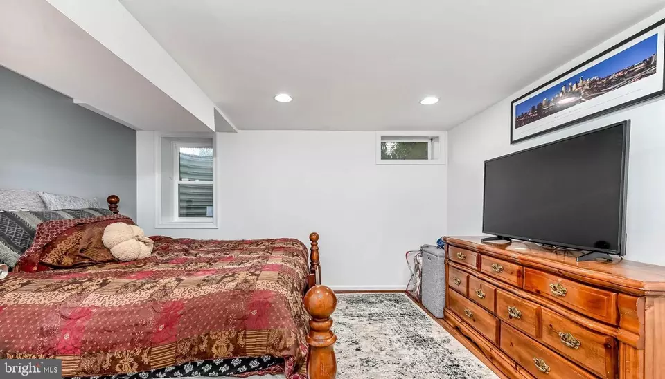 Bedroom - 9521 Vinnia Ct, Manassas, VA 20110 photo 6 of 6