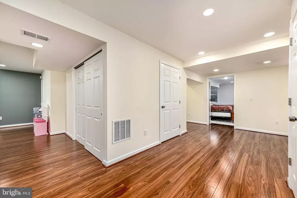 Entry Way - 9521 Vinnia Ct, Manassas, VA 20110 photo 9 of 9