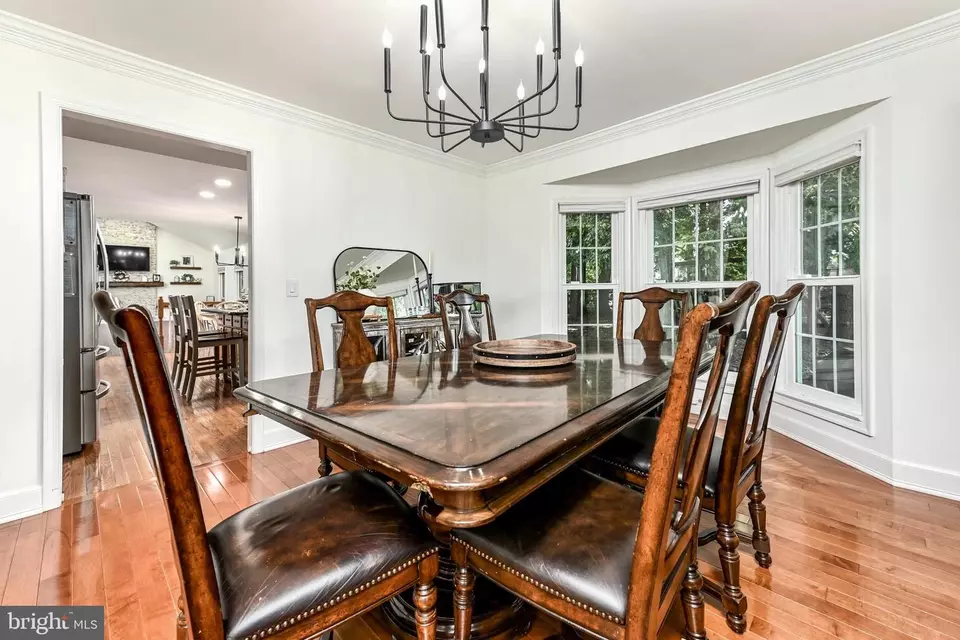 Dining - 9521 Vinnia Ct, Manassas, VA 20110 photo 2 of 3