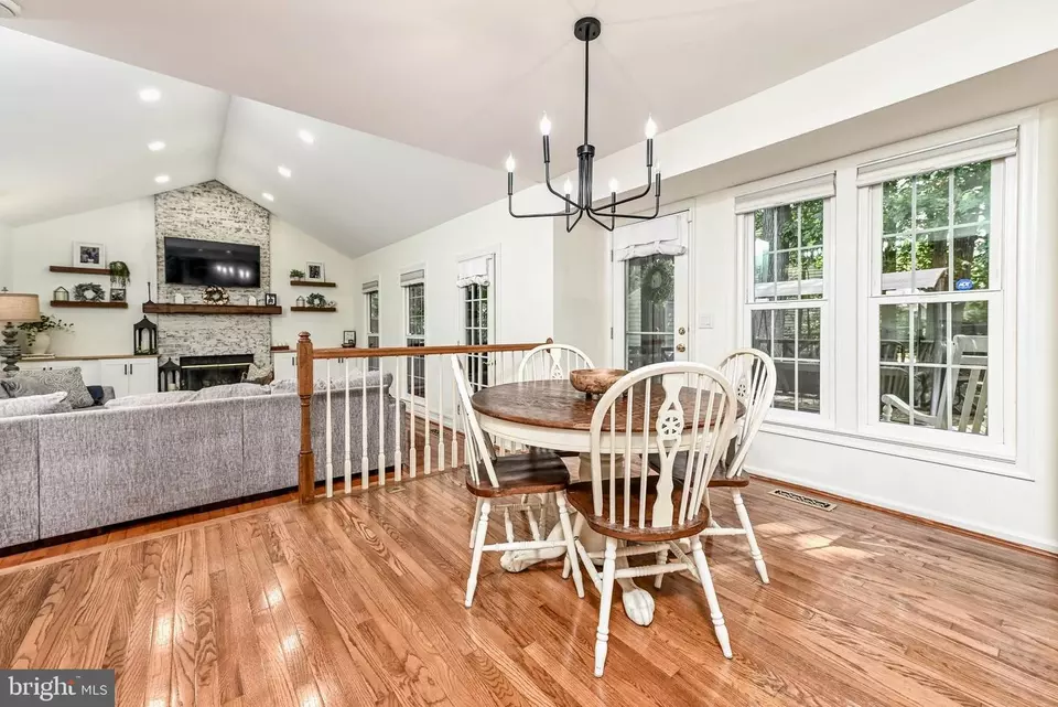 Dining - 9521 Vinnia Ct, Manassas, VA 20110 photo 3 of 3