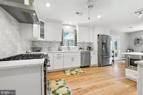 8807 Weir St, Manassas, VA 20110 photo 6