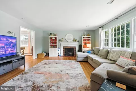 8807 Weir St, Manassas, VA 20110 photo 12