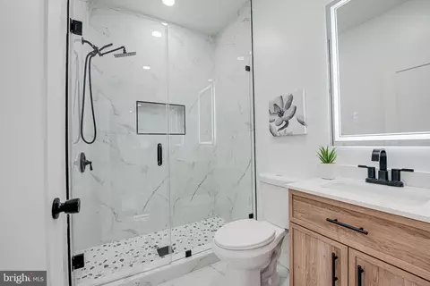 Bath - 9309 Maple St, Manassas, VA 20110 photo 1 of 7