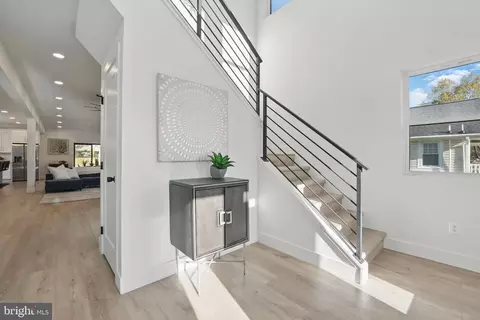 Entry Way - 9309 Maple St, Manassas, VA 20110 photo 5 of 8