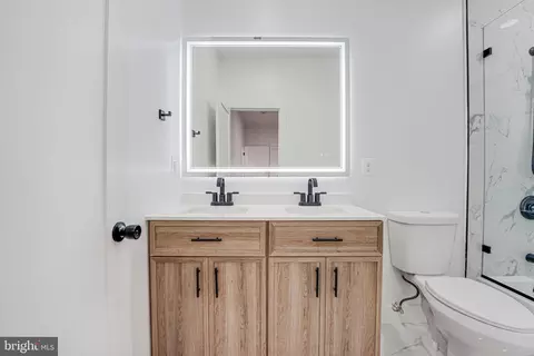 Bath - 9309 Maple St, Manassas, VA 20110 photo 4 of 7