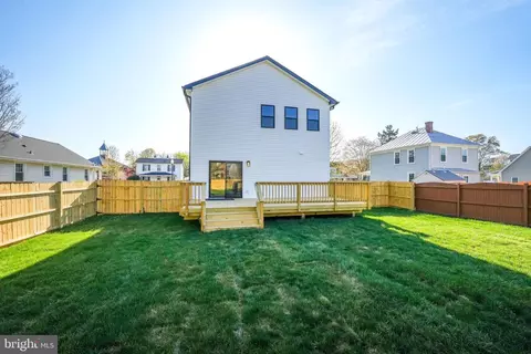 Exterior - 9309 Maple St, Manassas, VA 20110 photo 4 of 11