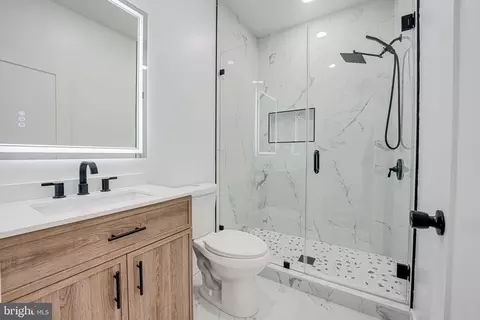 Bath - 9309 Maple St, Manassas, VA 20110 photo 7 of 7