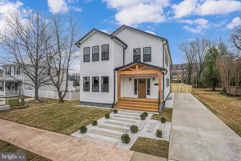 9309 Maple St, Manassas, VA 20110