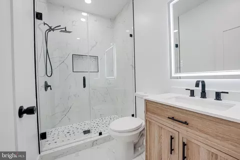 Bath - 9309 Maple St, Manassas, VA 20110 photo 6 of 7