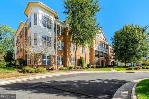 8600 Liberty Trl #201, Manassas, VA 20110