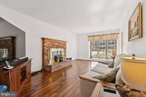 Living - 8600 Stonewall Rd, Manassas, VA 20110 photo 5 of 7