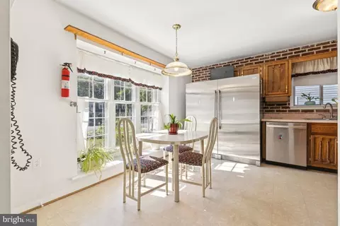Kitchen - 8600 Stonewall Rd, Manassas, VA 20110 photo 2 of 4