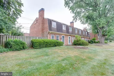 Exterior - 9119 Portner Ave, Manassas, VA 20110 photo 2 of 8
