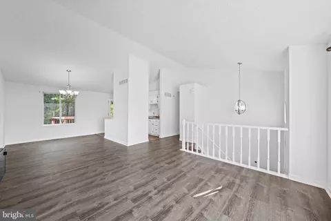 Living - 10285 Long Hill Ct, Manassas, VA 20110 photo 2 of 2