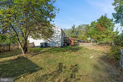 Exterior - 10285 Long Hill Ct, Manassas, VA 20110 photo 3 of 4