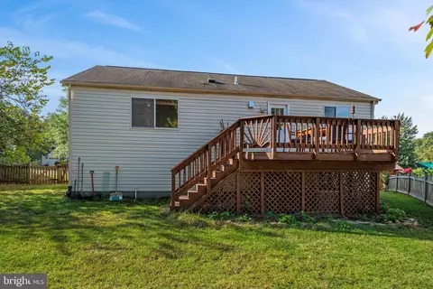 Exterior - 10285 Long Hill Ct, Manassas, VA 20110 photo 4 of 4